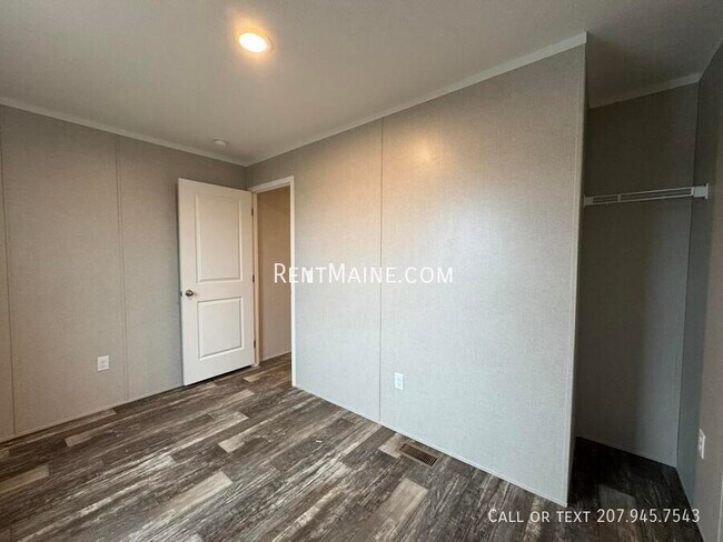 Building Photo - 194 F St