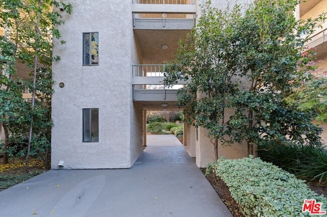 Building Photo - 4141 Via Marisol