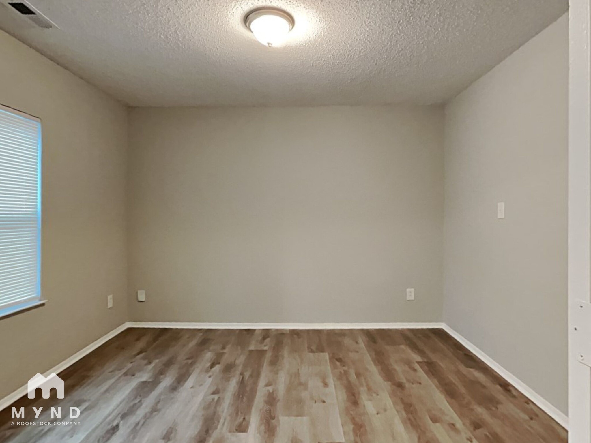 Building Photo - 6301 Ivory Palm Dr