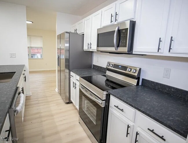 Building Photo - 2198 Noble Rd