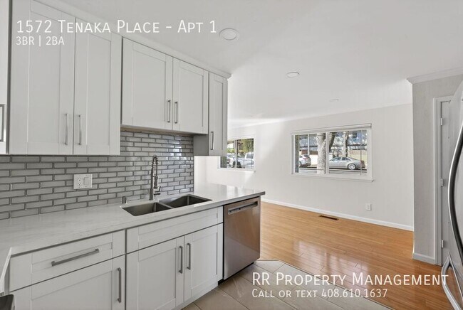 Building Photo - 1572 Tenaka Pl