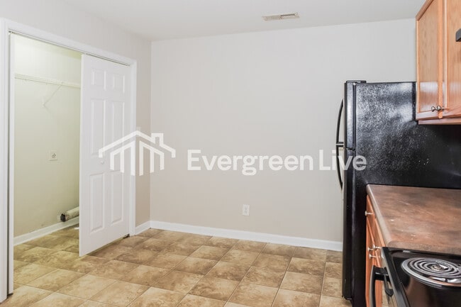 Building Photo - 157 Cloverbrook Dr