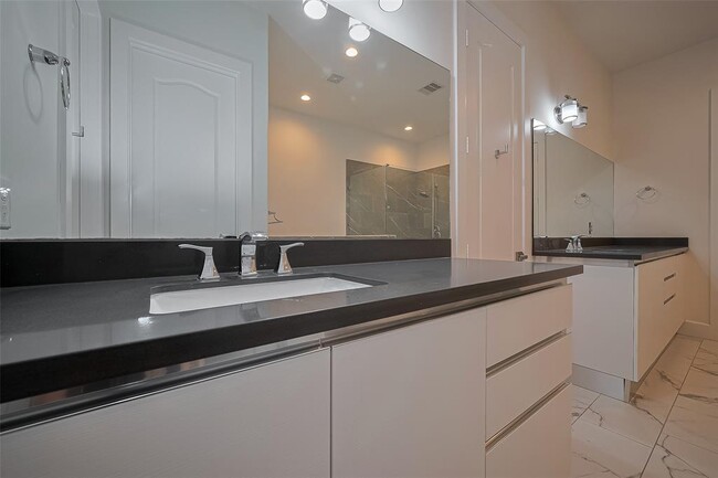 Building Photo - 9404 Glenfield Ct