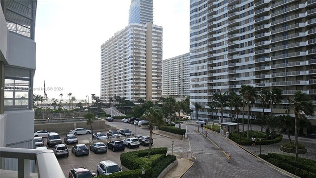 Building Photo - 1965 S Ocean Dr