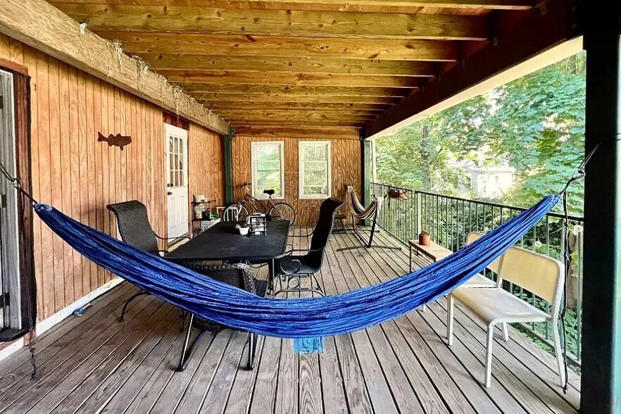 Building Photo - 220 Summer St