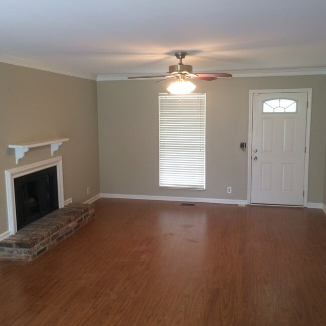 Building Photo - 1413 Autumn Knoll Rd