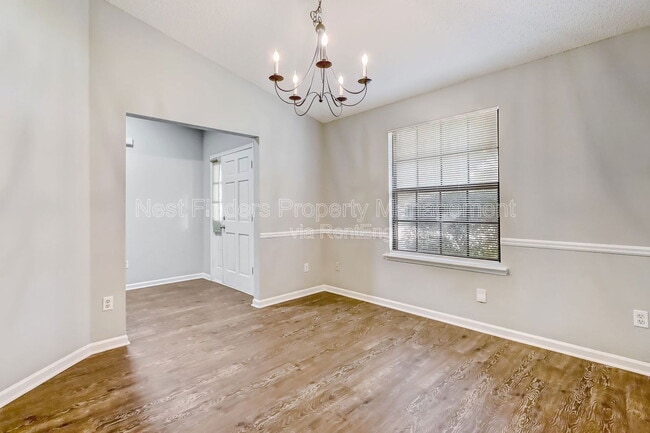 Building Photo - 10460 Roxbury Ln