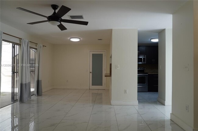 Building Photo - 9132 SW 148th Ct