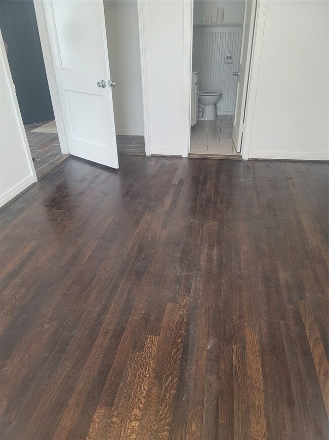 Building Photo - 1914 Binz St