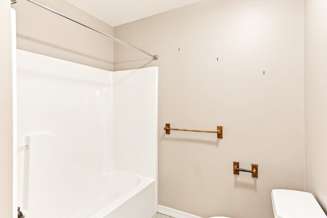 Building Photo - 808 Yorkview Dr