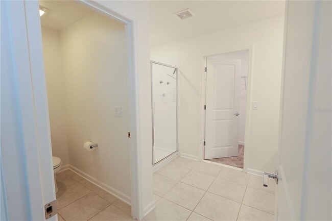 Building Photo - 1821 Heart Lk Dr