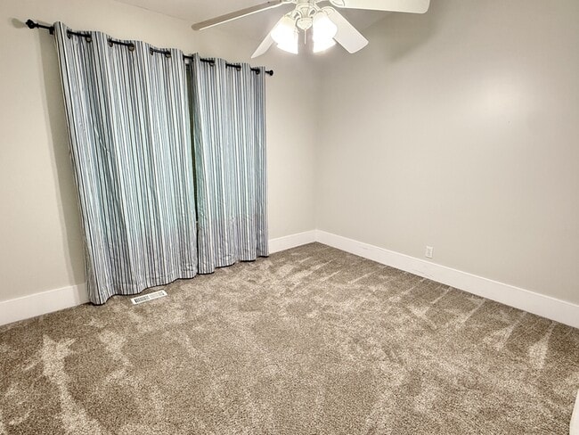 Building Photo - 1729 Colchester Ct