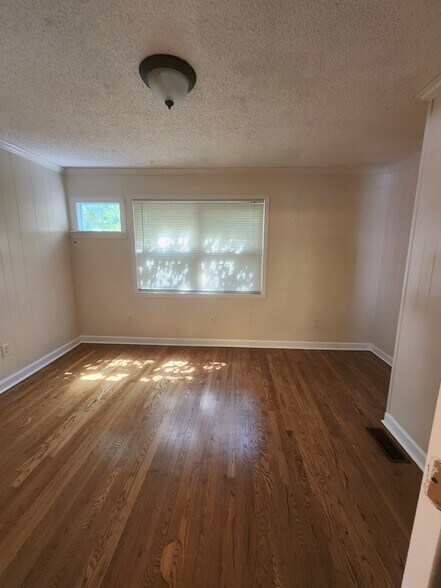 Bedroom 3 or Den - 405 Haynes St
