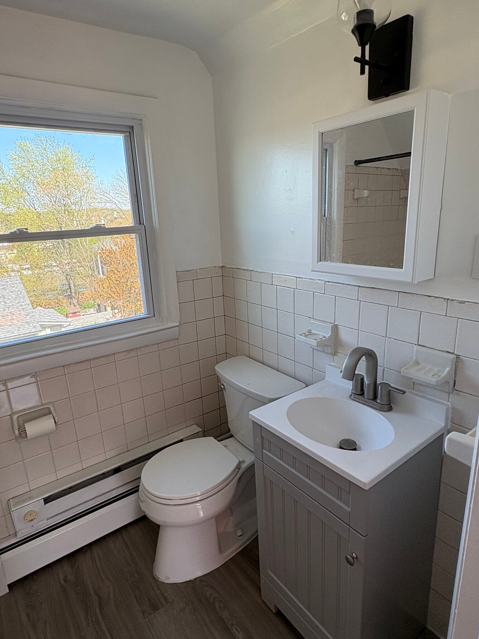 Building Photo - 48 Allen Ave