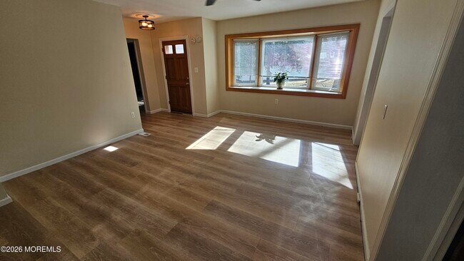 Building Photo - 12 Anderson Dr