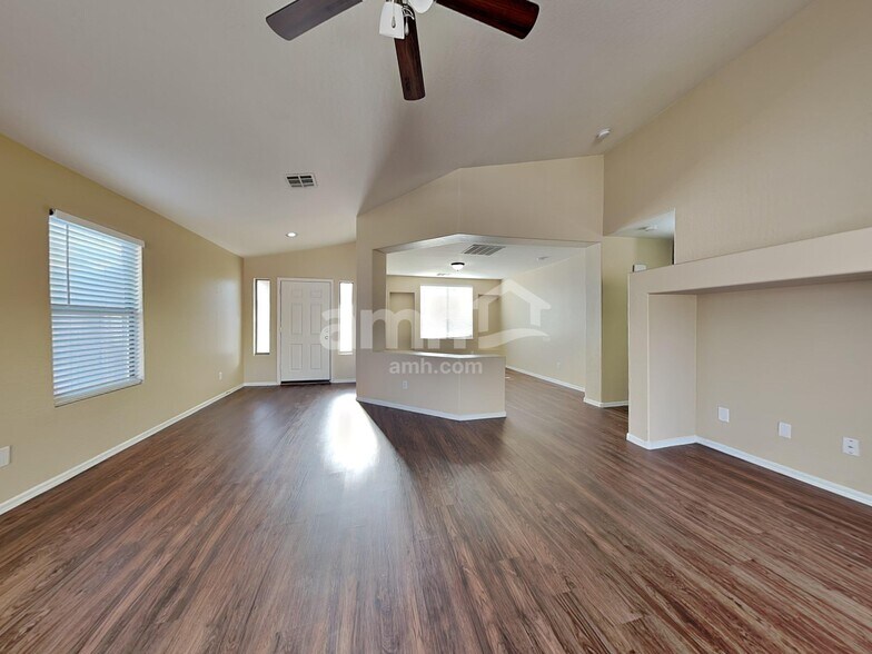 Building Photo - 8213 S 51st Dr