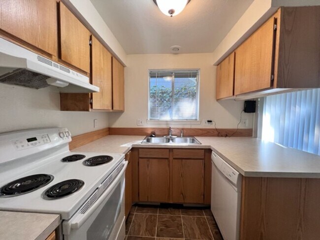 Building Photo - 1526 N 25th St