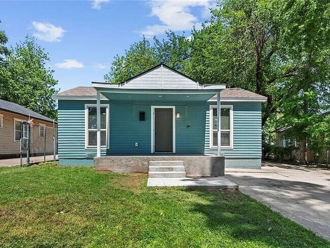 Primary Photo - Charming, Beautifully Remodeled Home in The Upland Addition