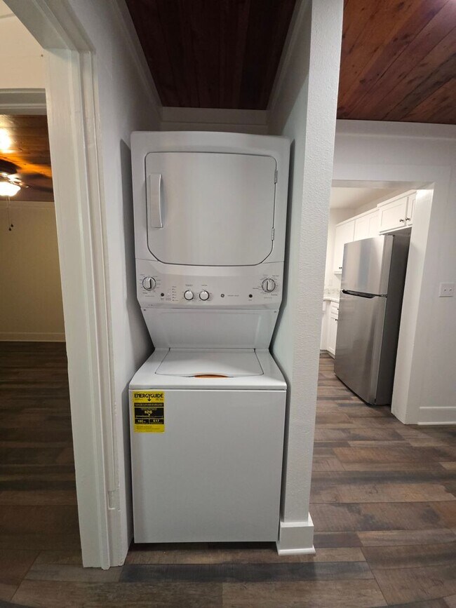 Building Photo - 1315-1317 N. Boston Pl