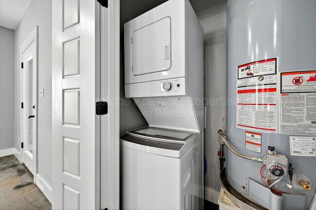 Building Photo - 1507 S 7th Ave