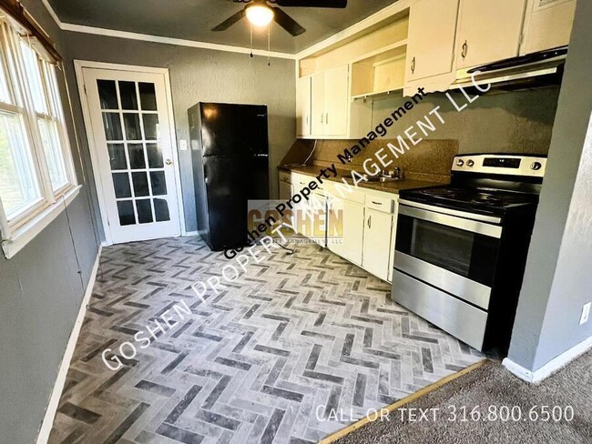 Building Photo - Cozy 2 Bedroom Home with Laundry Room