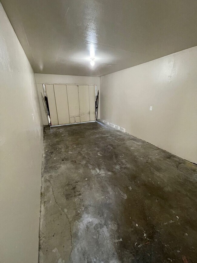 Building Photo - Grove Condos