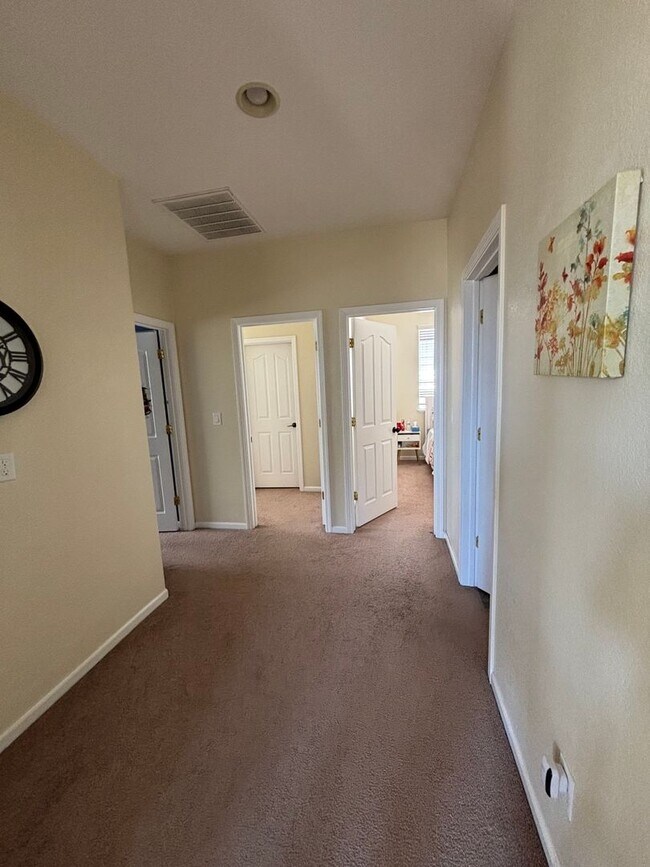 Building Photo - 9829 Waterfowl Dr