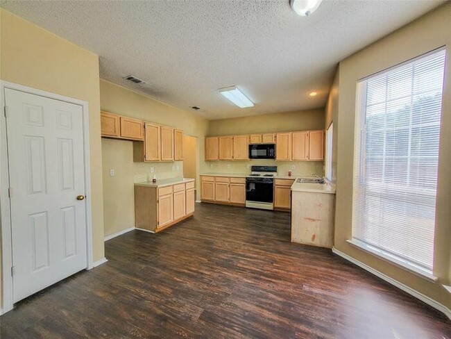 Building Photo - Keller ISD! PARK GLEN ADDITION 4 bedroom 2...