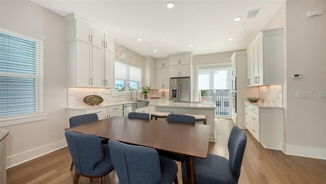 Building Photo - 512 Laurel Pk Dr