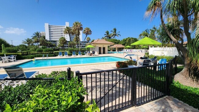 Building Photo - 3400 N Ocean Dr
