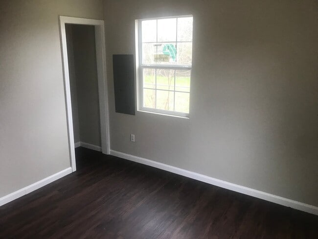 Building Photo - 1707 Dakar St