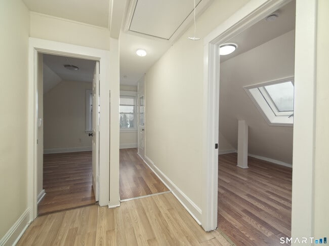 Building Photo - 361 Ridgefield Ave