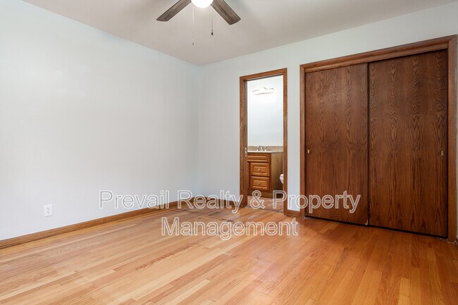 Building Photo - 5418 Tam O Shanter Dr