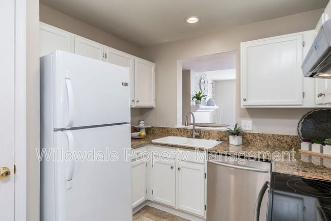 Building Photo - 4614 Pine Trace Dr