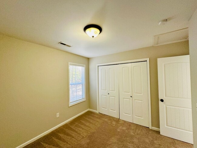 Building Photo - KINGS GRANT - Three bedroom/two bathroom home located within minutes to I40, MLK Parkway and Down...