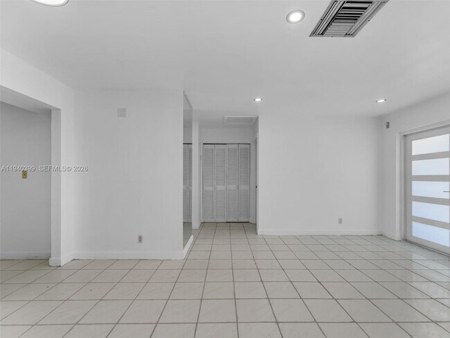 Building Photo - 1811 SW 97th Terrace