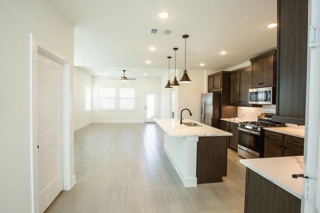 Building Photo - 21134 Garden Palm Dr