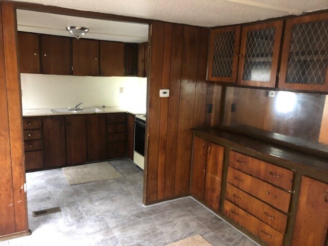 Building Photo - 1300 Franklin Rd