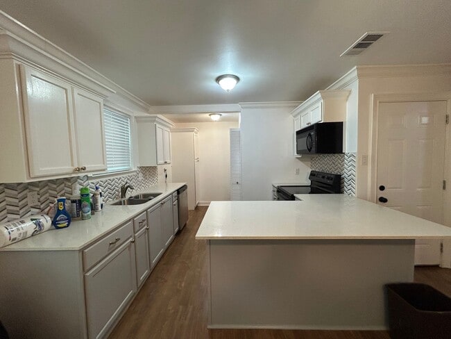 Building Photo - Great home in a Great Denham Springs Location