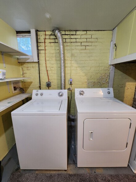 Washer - 510 N Institute Pl