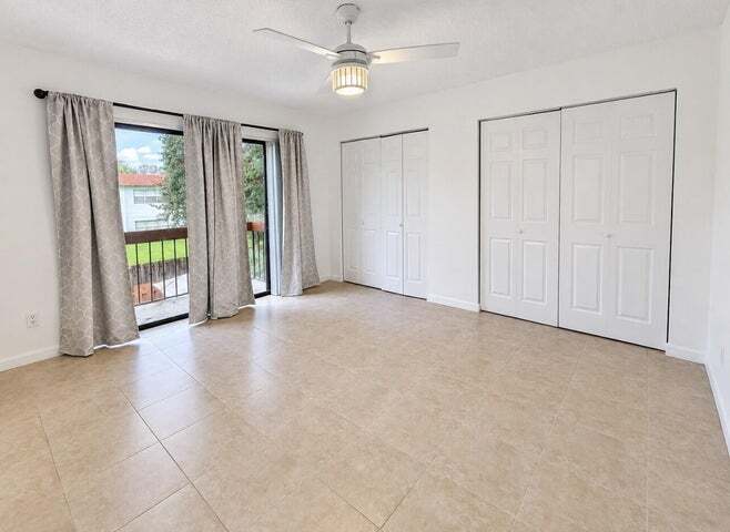 Building Photo - 4039 Palm Bay Cir