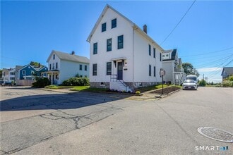 Building Photo - 21 Bayview Ave