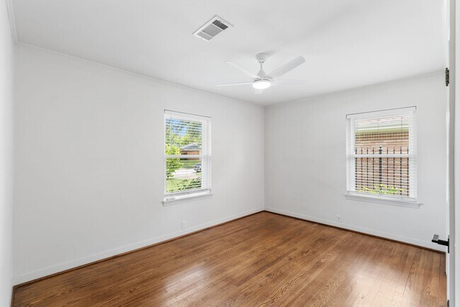 Building Photo - 935 Stonecrest Dr