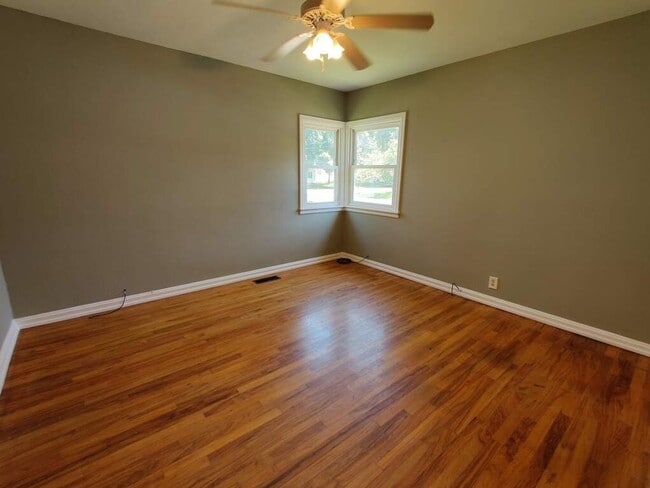 Building Photo - 1123 S Noble St