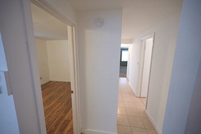 Building Photo - 2 bed 1.2 bath in Sequim