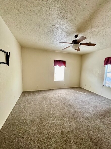 Building Photo - 1914 Ross Ave