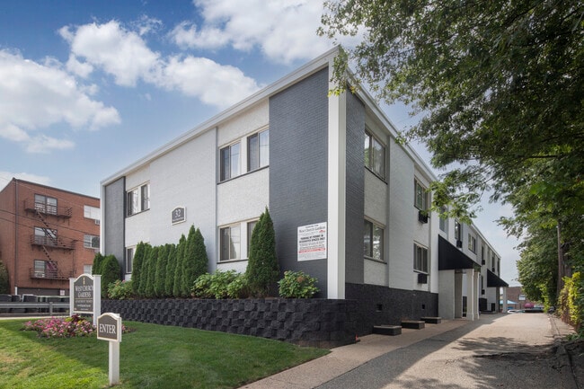 Building Photo - 32 W Church St