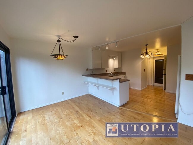 Building Photo - Charming 3 bed, 1.5 bath home in Live Oak, close to the beach and local markets