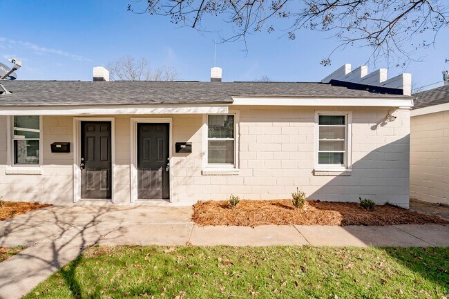 Building Photo - Charming Apartment Downtown Columbia - Housing Vouchers Accepted!