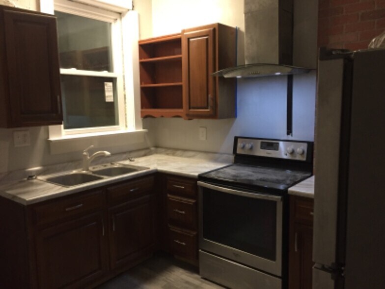 Building Photo - 907 Chartiers Ave